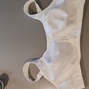 Playtex 18 hour bra, 44C